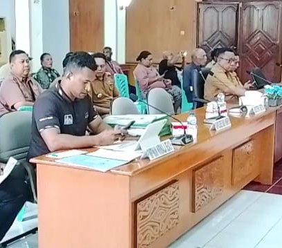 Sofian Korwa Tegaskan Pembongkaran Atap Rumah di Anjareuw Dipicu Tunggakan Pembayaran Penghuni