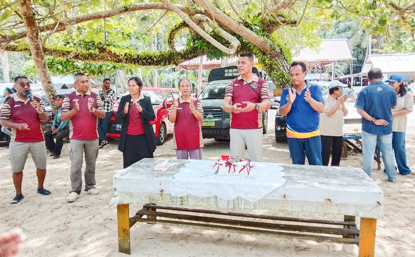 Ibadah Syukuran HUT ke-26 IKN Biak - Supiori Berlangsung Sukacita di Pantai Soryar