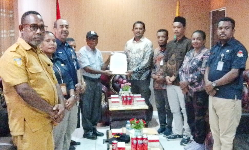 DPRK Biak Terima Dokumen PAW dari KPU, Masuki Tahapan Verifikasi Administratif