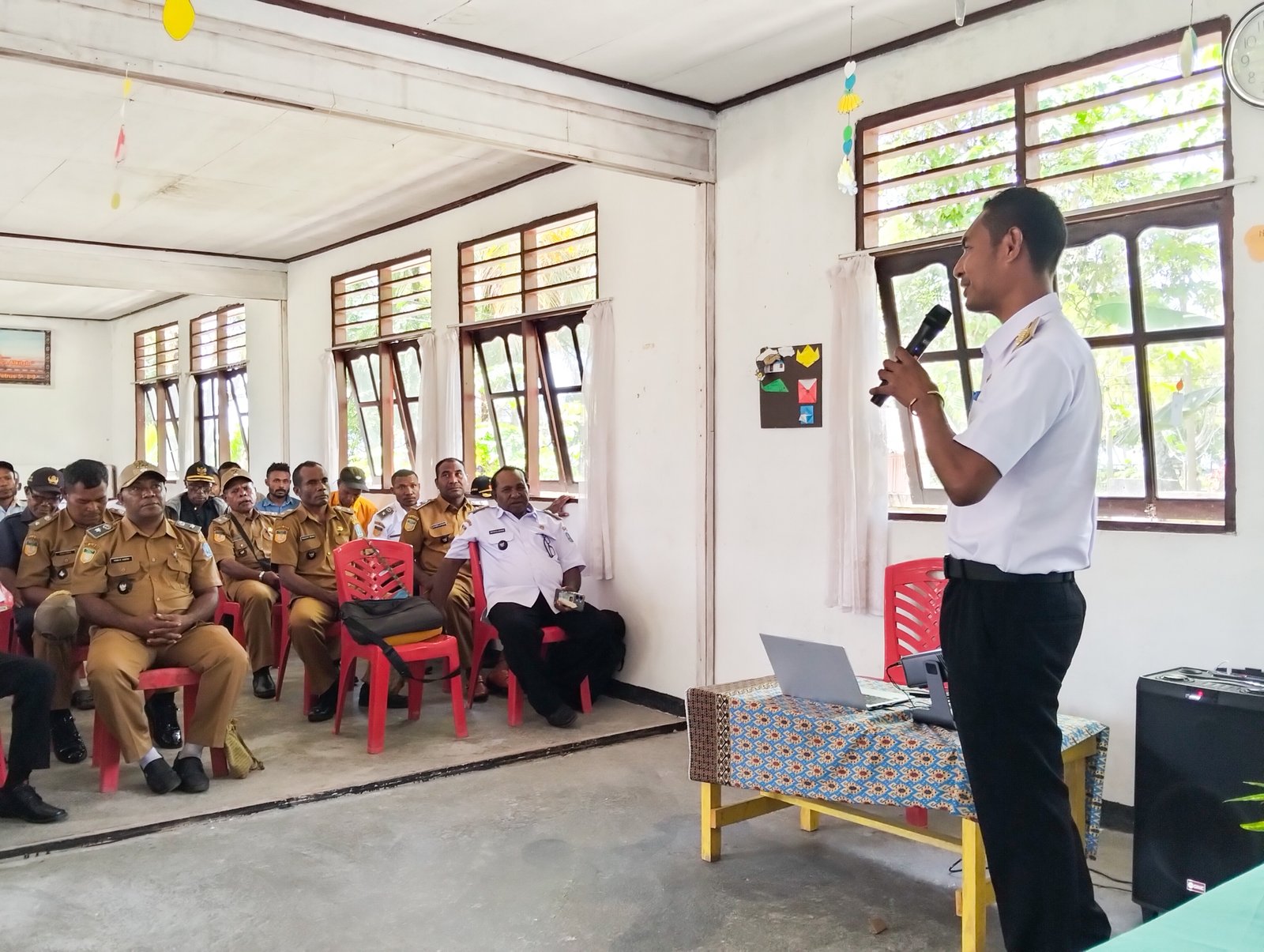 Kepala Distrik Warsa Buka Pelatihan Penyusunan RPJMK : Kepala Kampung Wajib Pahami Aturan Agar Kerja Efektif.